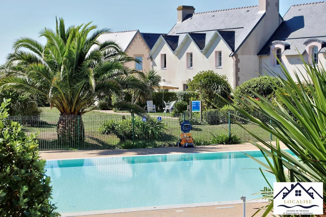 Maison E2: Seaside Retreat with Pool and Garden Guilvinec